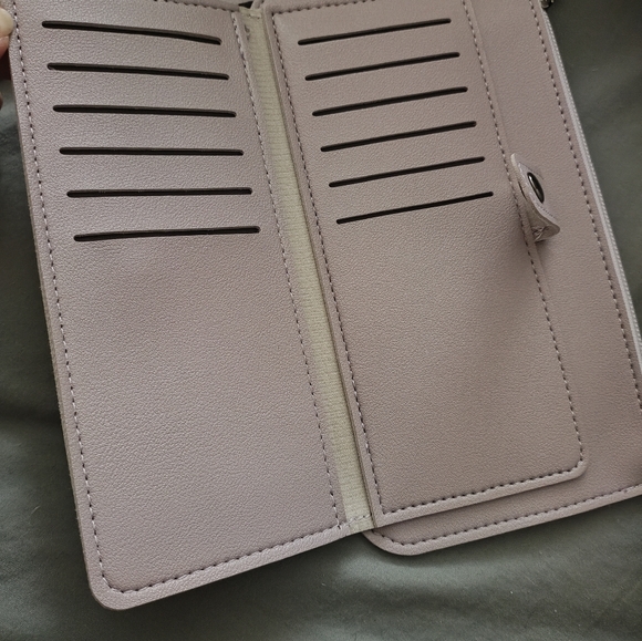 Disney Winnie The Pooh Eyore Women's Wallet - Picture 3 of 4